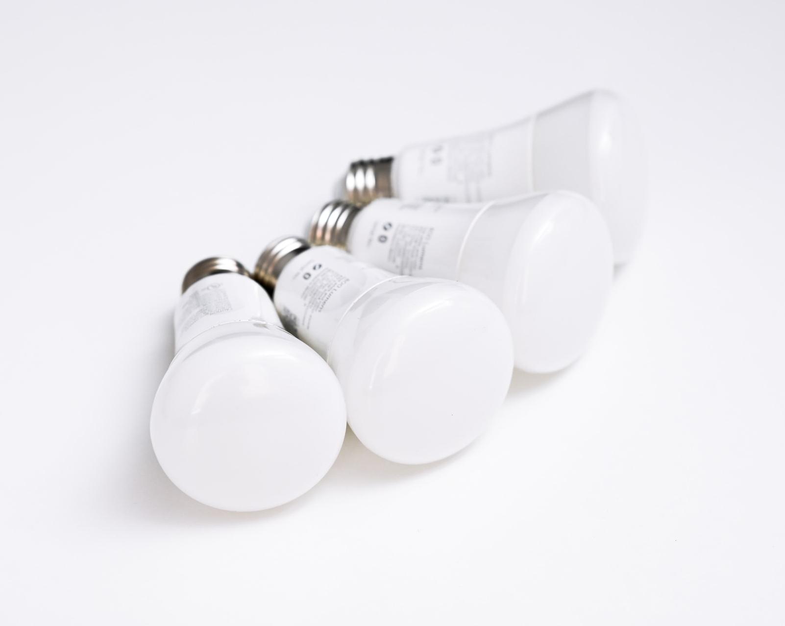 10 умных ламп с цоколем E27 для дома с АлиЭкспресс