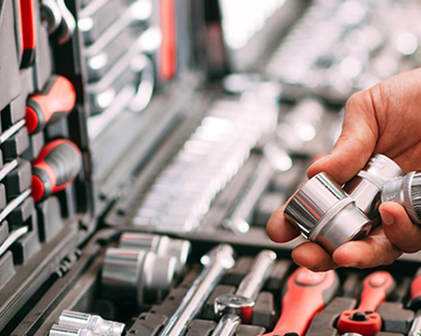 10 универсальных наборов инструментов в кейсах для дома и автомобиля с Алиэкспресс