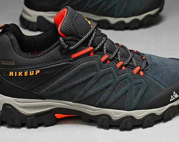 10 качественных кроссовок